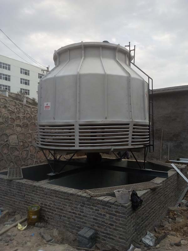 貴州六盤水150T冷卻塔,DBNL-3系列冷卻塔安裝現(xiàn)場
