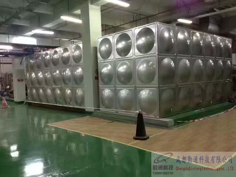 巴中80立方，20立方不銹鋼水箱安裝現(xiàn)場,訂購單位：成都建工集團(tuán)