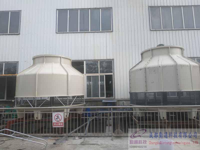 綿陽(yáng)鹽亭GL-200T冷卻塔安裝現(xiàn)場(chǎng)，使用單位四川中宇新材料科技有限公司