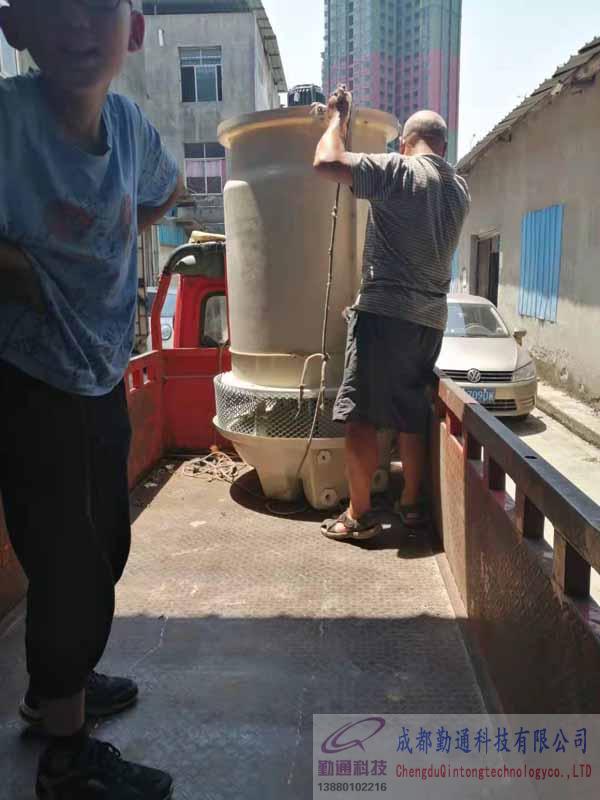 雅安液壓打包機(jī)冷卻水循環(huán)10T冷卻塔物流發(fā)貨